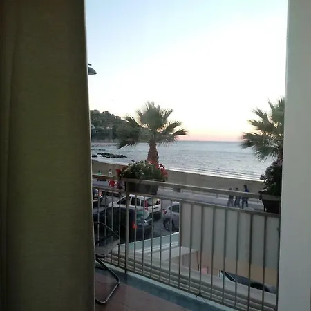 Oda ve Kahvaltı Riviera *
